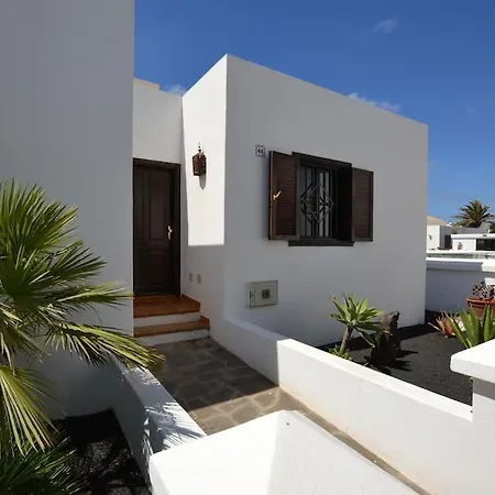 Apartment Casa Dubai - Private Anlage Am Meer/pool Playa Honda (Lanzarote)